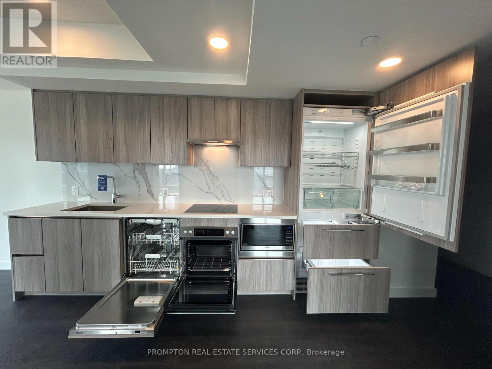 2103 - 3 Concord Cityplace Way, Toronto, Ontario  M5V 0X4 - Photo 12 - C12193737