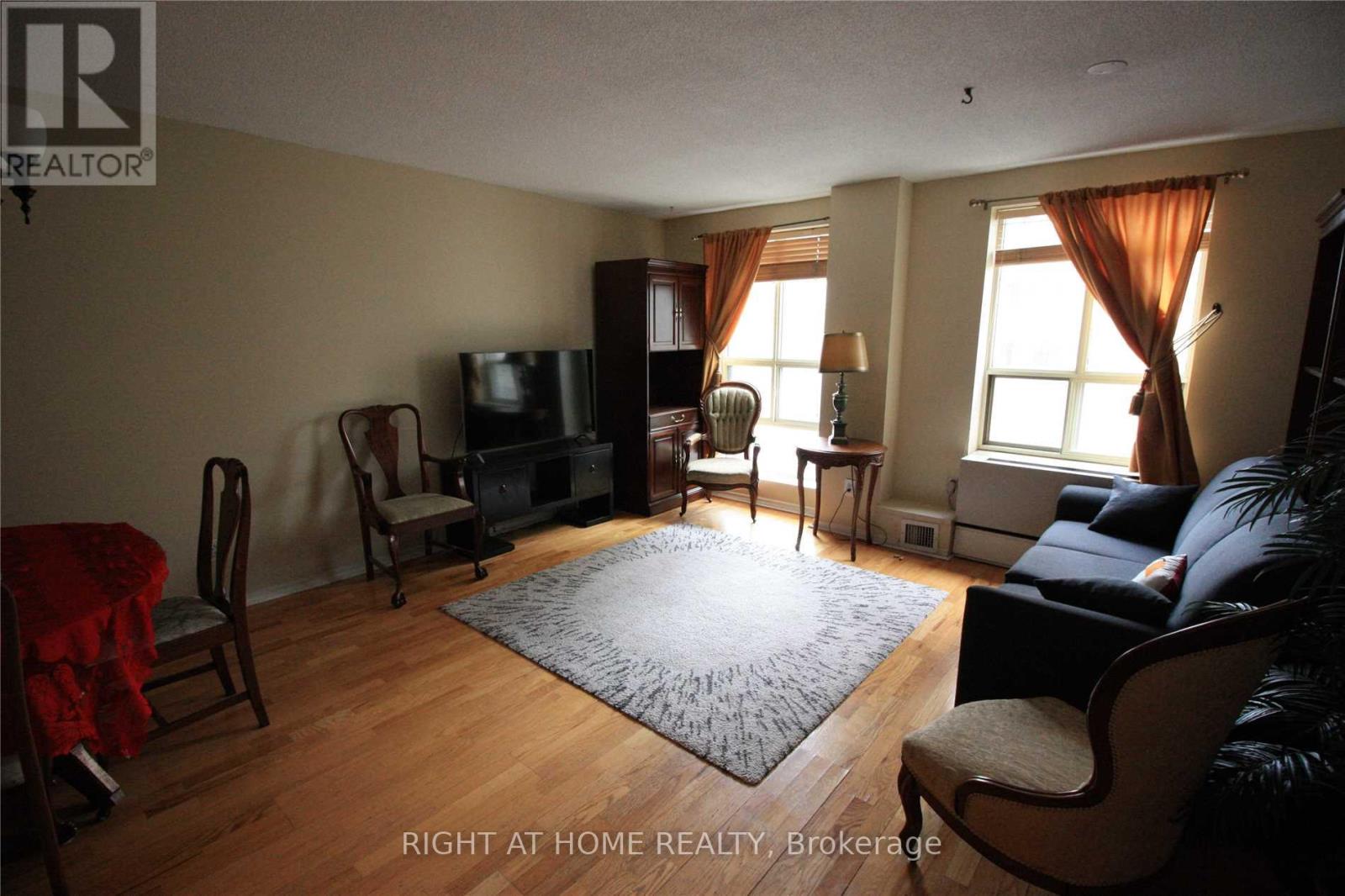 401 - 80 Charles Street E, Toronto, Ontario  M4Y 2W7 - Photo 11 - C12193748