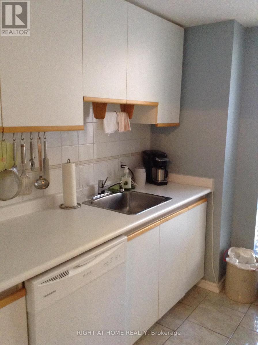 401 - 80 Charles Street E, Toronto, Ontario  M4Y 2W7 - Photo 6 - C12193748