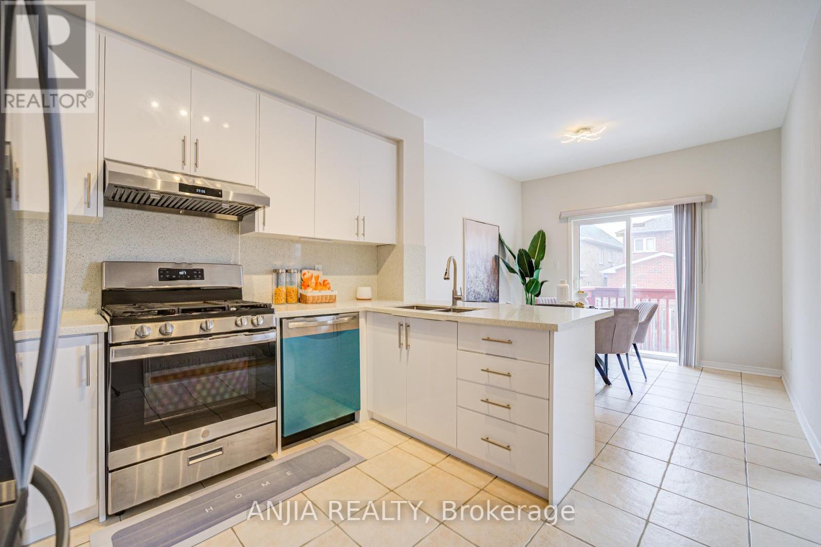 308 Caboto Trail, Markham, Ontario  L3R 4R1 - Photo 16 - N12193687