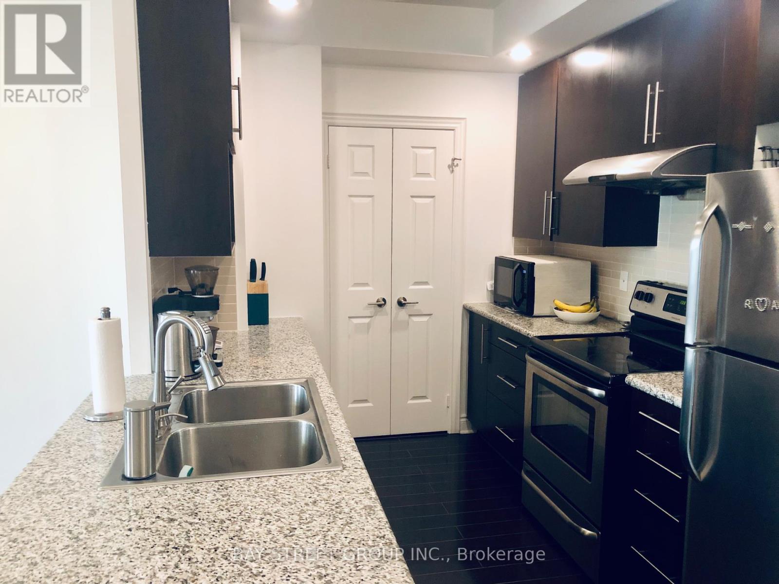 961 - 23 Cox Boulevard, Markham, Ontario  L3R 7Z9 - Photo 9 - N12193733