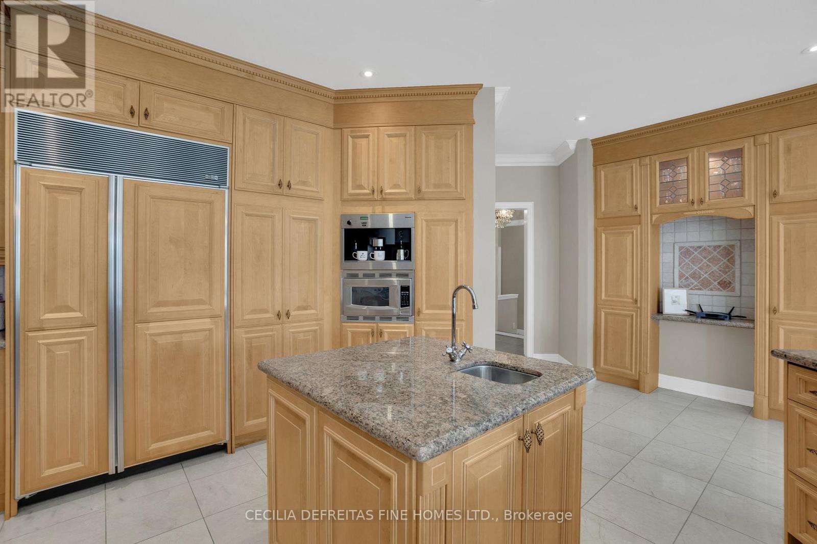 173 Polo Crescent, Vaughan, Ontario  L4L 8W7 - Photo 11 - N12193736