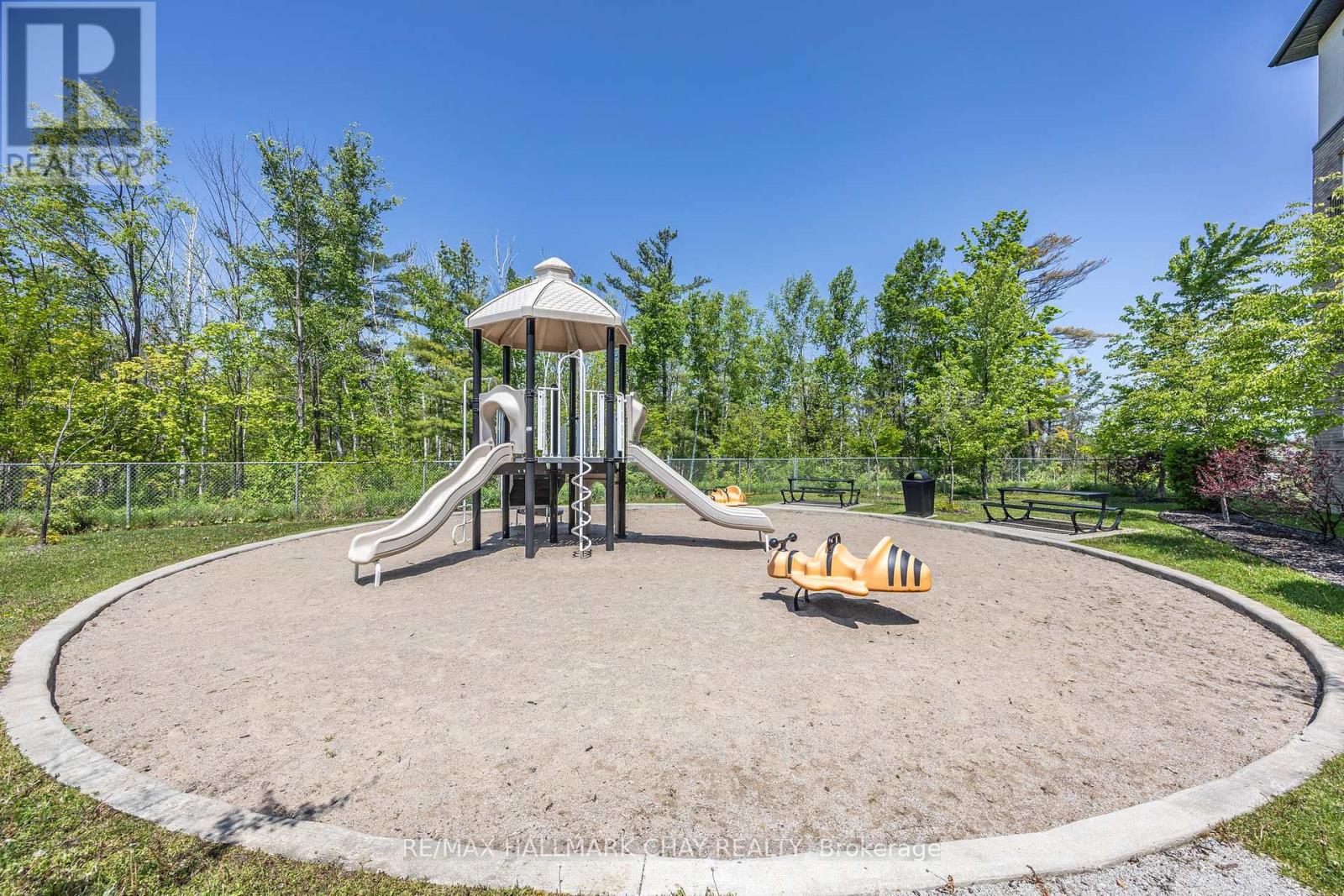 407 - 40 Ferndale Drive S, Barrie (Ardagh), Ontario  L4N 2L3 - Photo 23 - S12193713