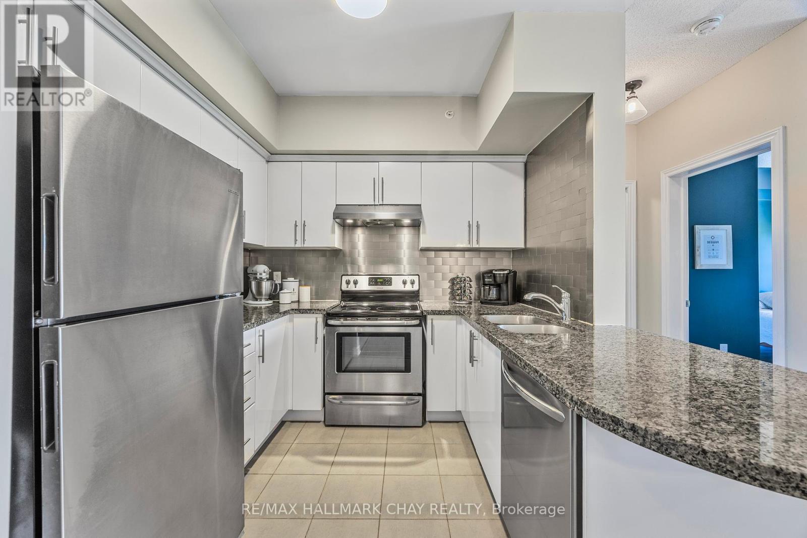 407 - 40 Ferndale Drive S, Barrie (Ardagh), Ontario  L4N 2L3 - Photo 5 - S12193713
