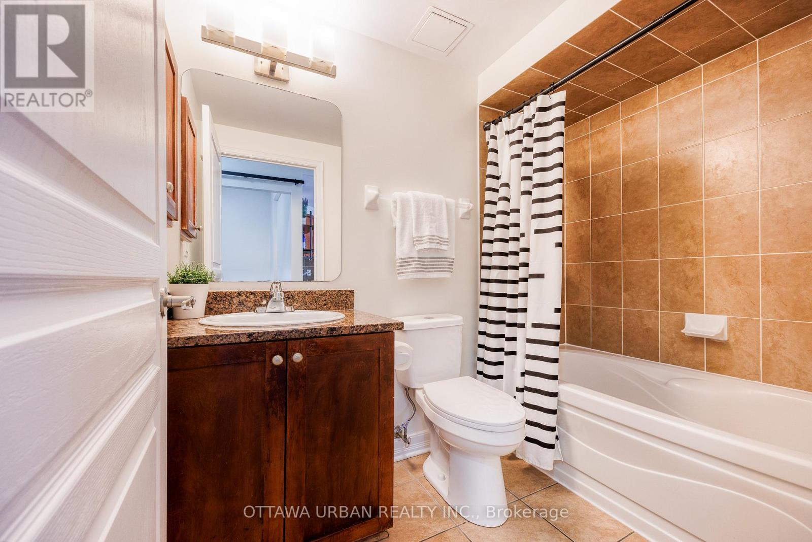 1110 - 200 Besserer Street, Ottawa, Ontario  K1N 0A7 - Photo 25 - X12192871