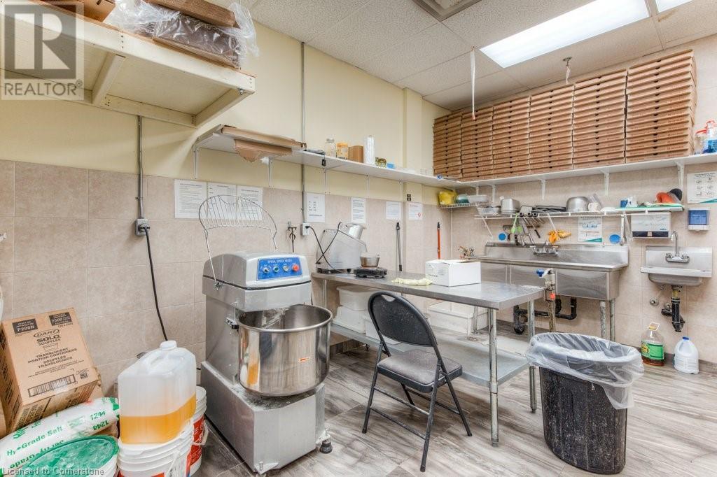20 Woodlawn Road E Unit# 6, Guelph, Ontario  N1H 1G7 - Photo 14 - 40727937