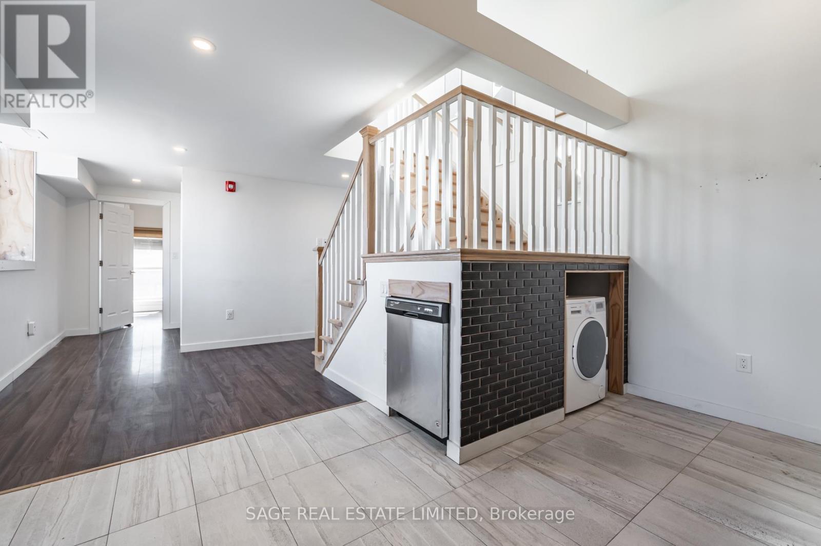 2 - 14 Cross Street, Hamilton, Ontario  L9H 2R4 - Photo 1 - X12191876