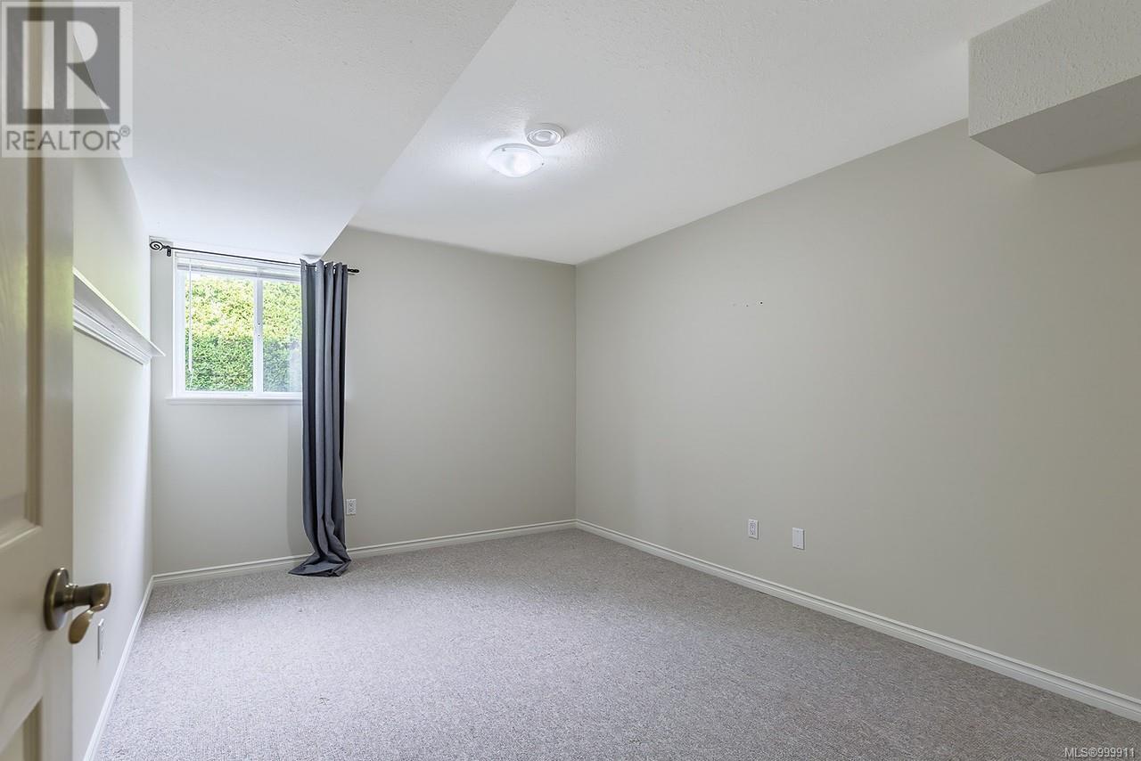 Property at 1112 Aery View Way image 3