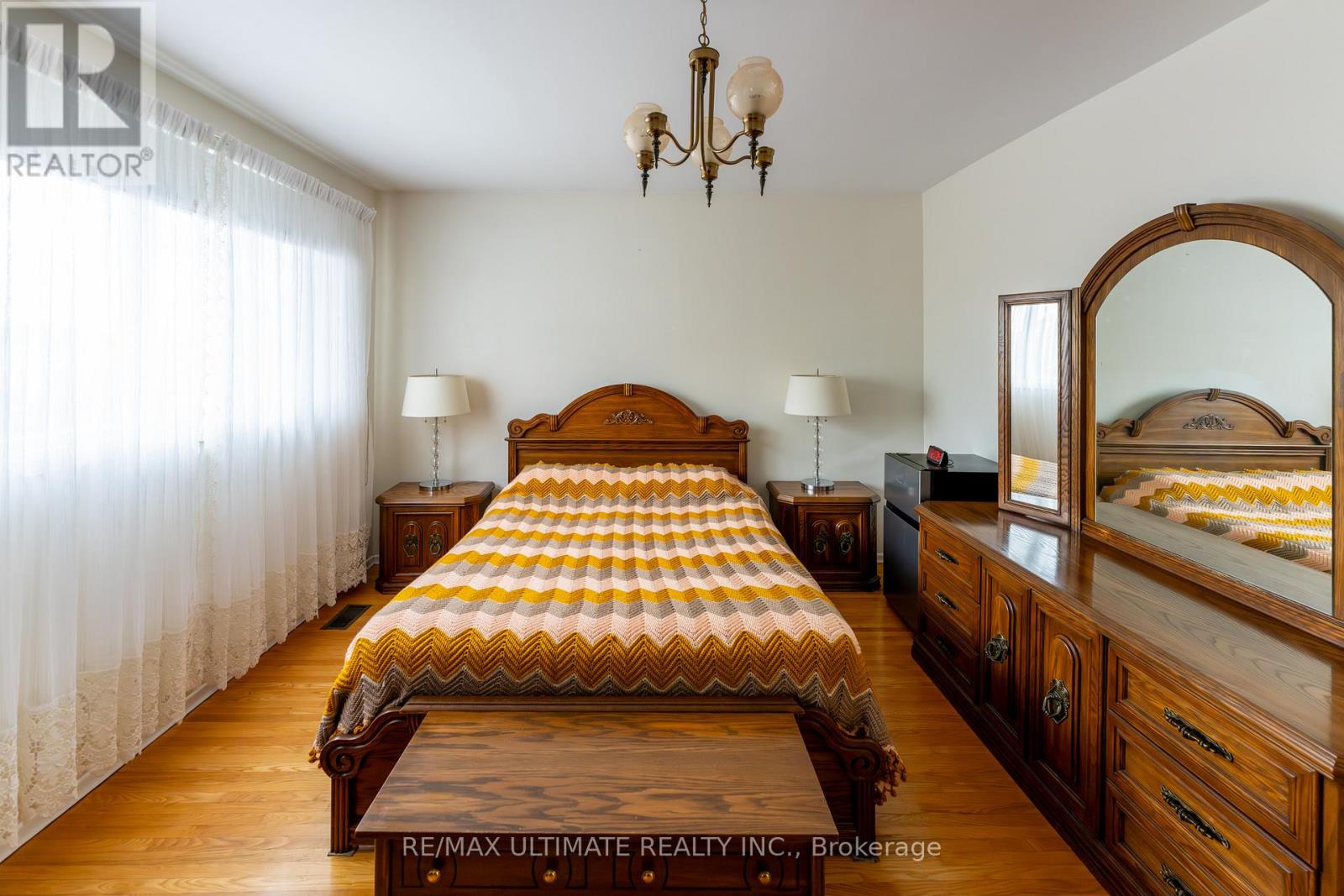 212a Schell Avenue, Toronto (Briar Hill-Belgravia), Ontario  M6E 2T2 - Photo 15 - W12193688