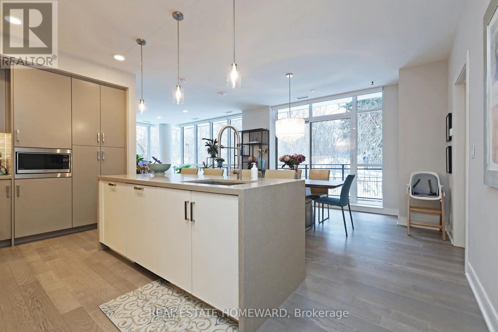 108 - 1575 Lakeshore Road W, Mississauga (Clarkson), Ontario  L5J 0B1 - Photo 7 - W12193712