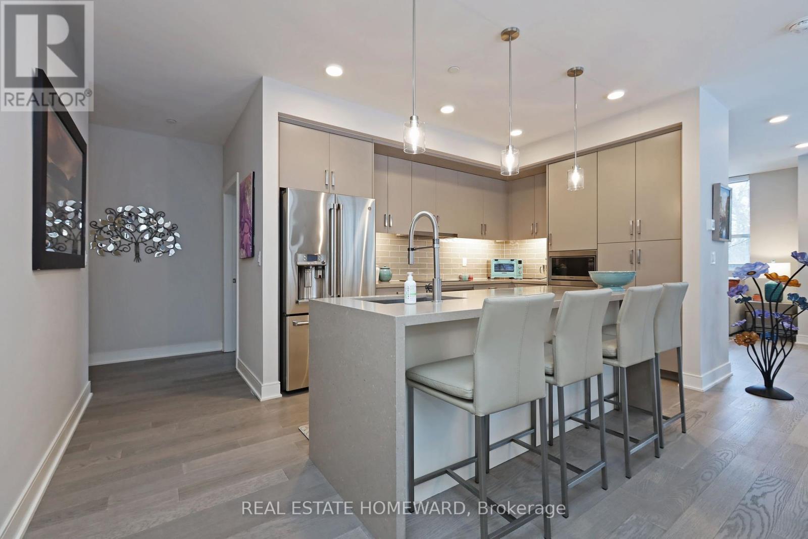 108 - 1575 Lakeshore Road W, Mississauga (Clarkson), Ontario  L5J 0B1 - Photo 9 - W12193712