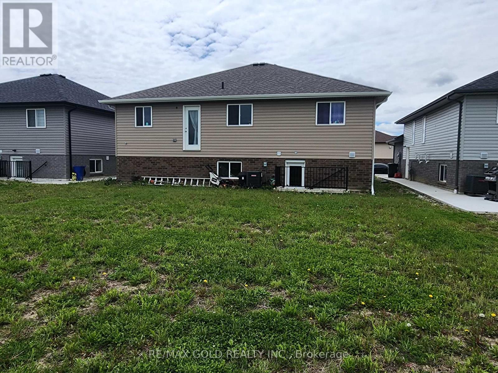 1131 Aspen Ridge Crescent, Lakeshore, Ontario  N0R 1A0 - Photo 2 - X12193727