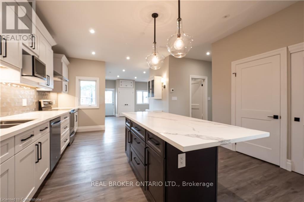 UNIT 2 - 145 WELLINGTON STREET N, Hamilton, Ontario