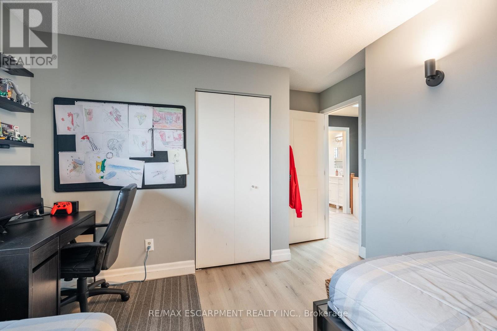 14 Vista Court, Hamilton (Falkirk), Ontario  L9B 1X2 - Photo 23 - X12193742