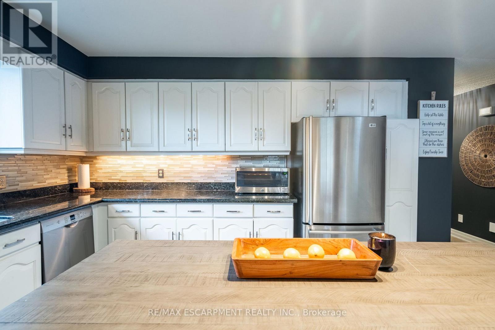 14 Vista Court, Hamilton (Falkirk), Ontario  L9B 1X2 - Photo 30 - X12193742