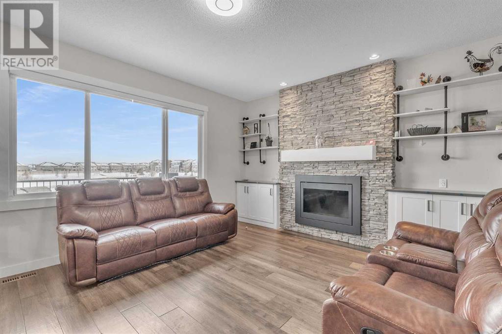 Property at 69 Sundown Grove image 2