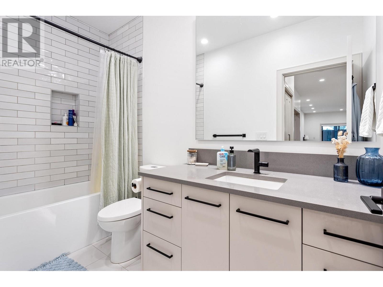 2969 Cove Place, Coquitlam, British Columbia  V3C 3R6 - Photo 38 - R3010399