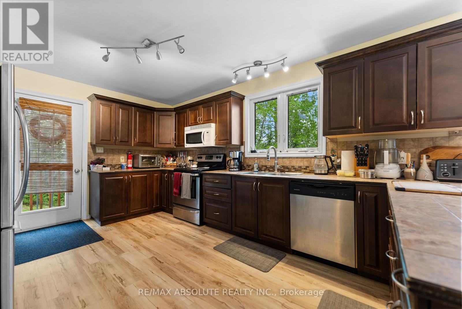 4666 Matawatchan Road, Greater Madawaska, Ontario  K0J 2R0 - Photo 4 - X12193775