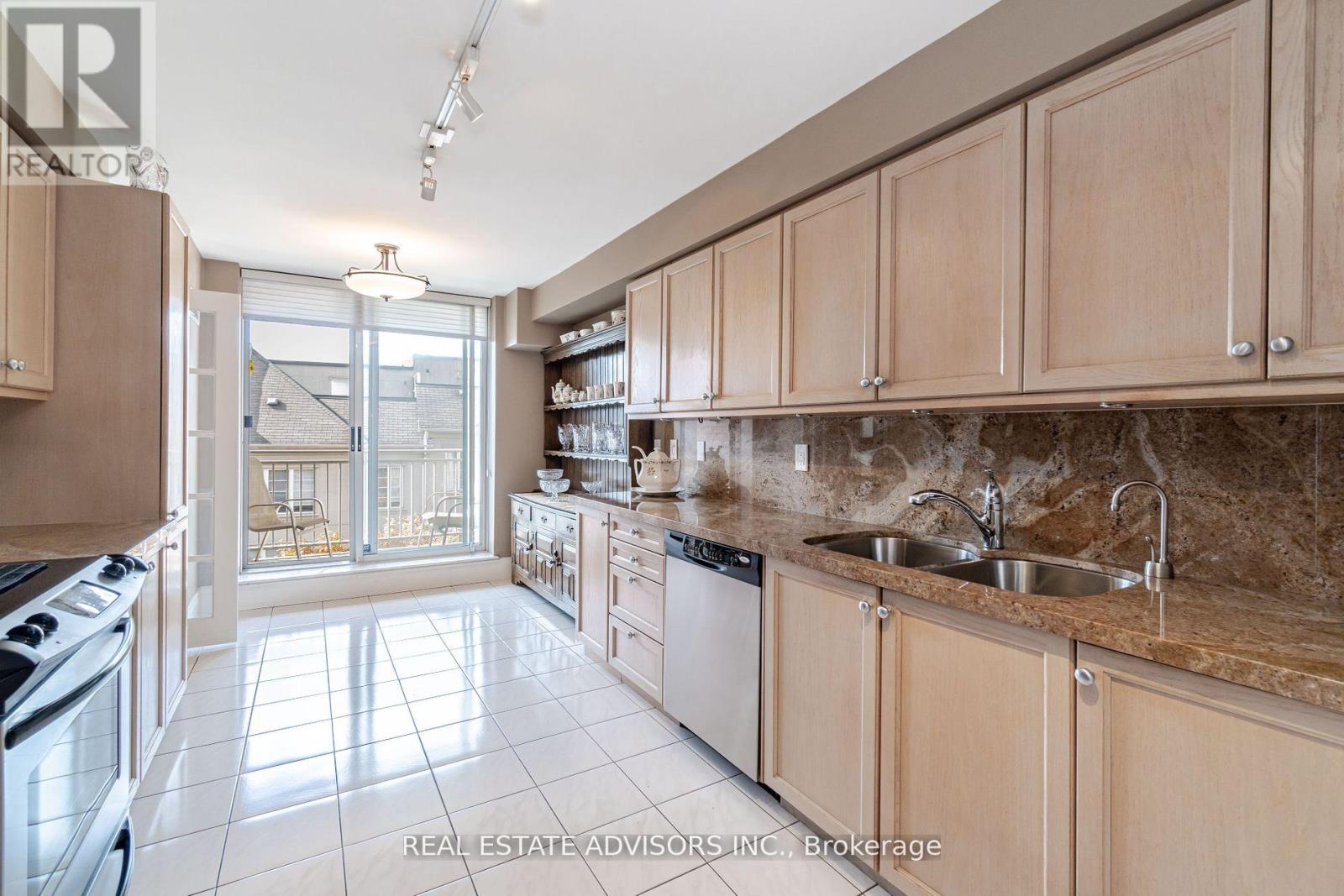Property at 309 - 75 YORK MILLS ROAD image 4