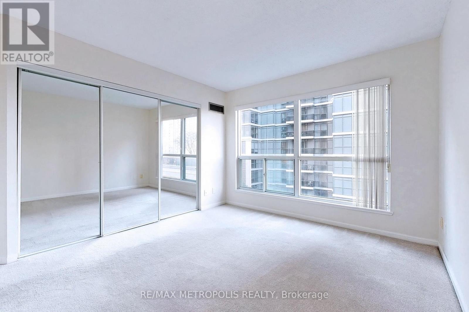 504 - 7 Carlton Street, Toronto, Ontario  M5B 2M3 - Photo 23 - C12193772