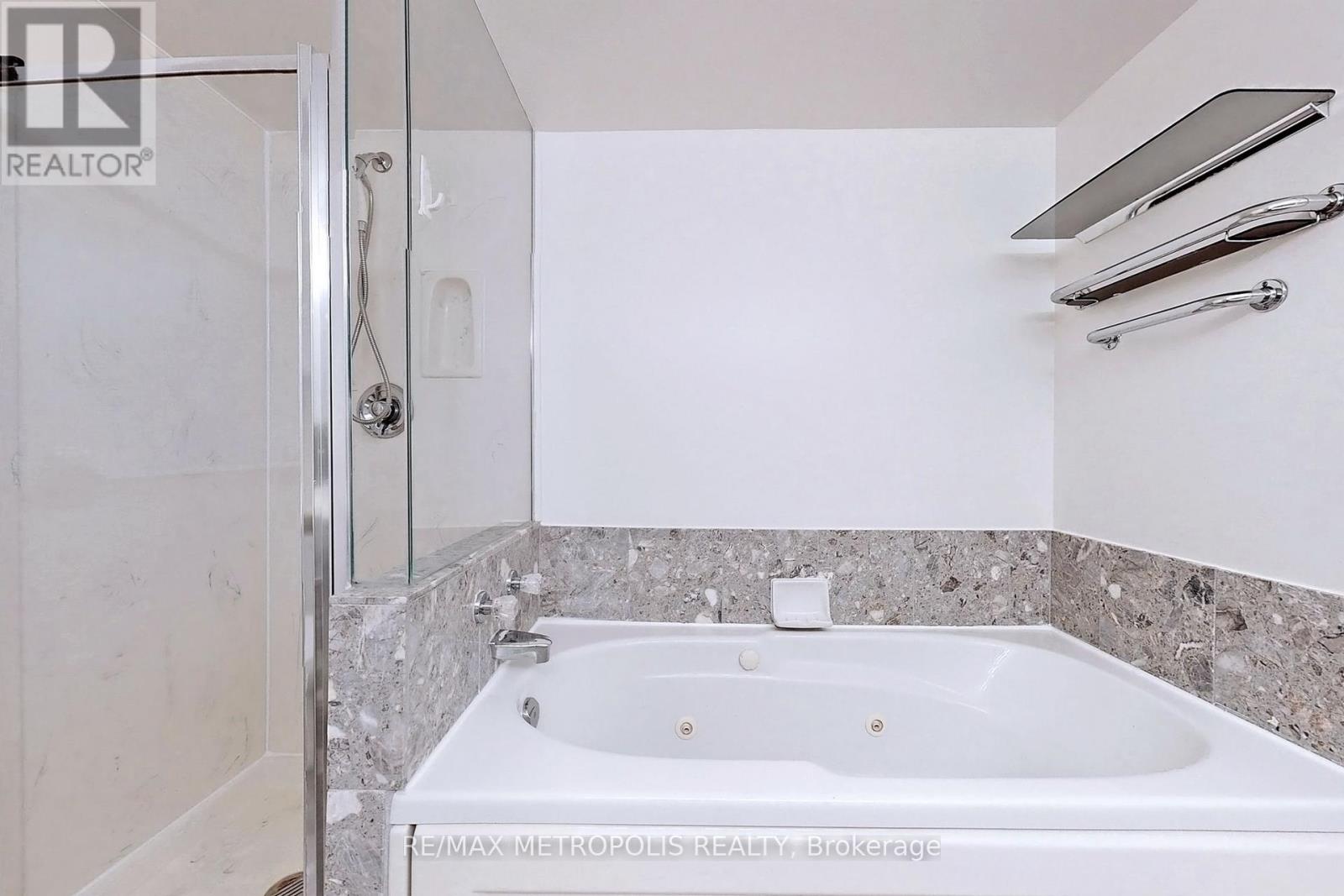 504 - 7 Carlton Street, Toronto, Ontario  M5B 2M3 - Photo 28 - C12193772