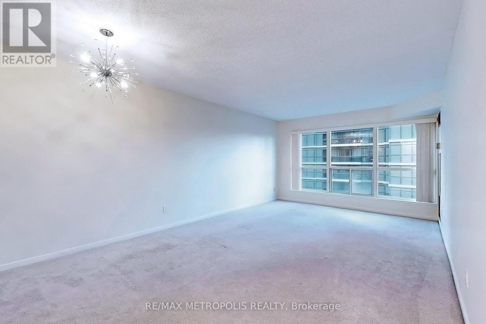 504 - 7 Carlton Street, Toronto, Ontario  M5B 2M3 - Photo 6 - C12193772