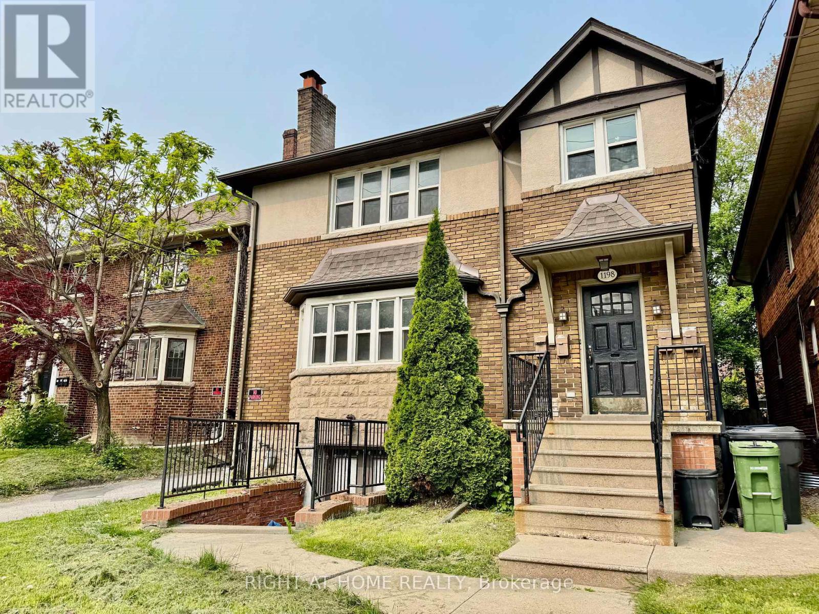 Main Apartment - 1198 Avenue Road, Toronto, Ontario  M5N 2G1 - Photo 1 - C12193787