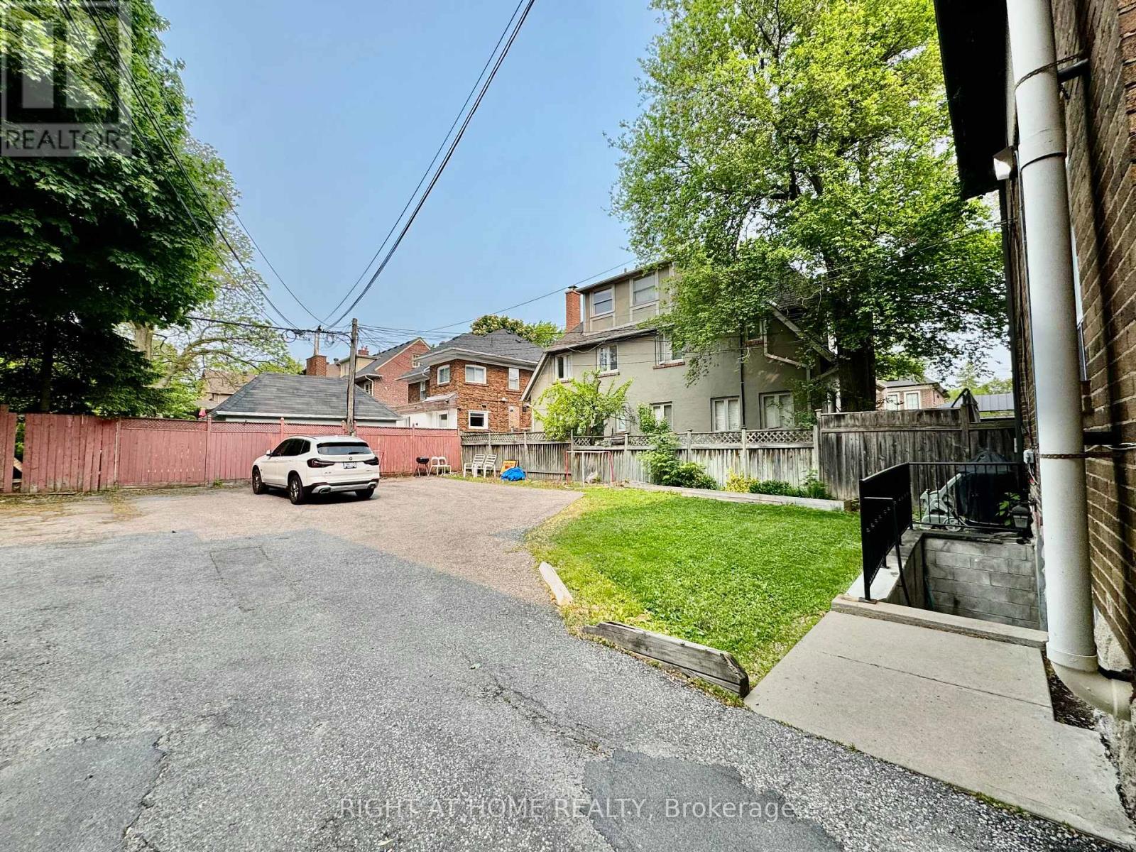 Main Apartment - 1198 Avenue Road, Toronto, Ontario  M5N 2G1 - Photo 14 - C12193787