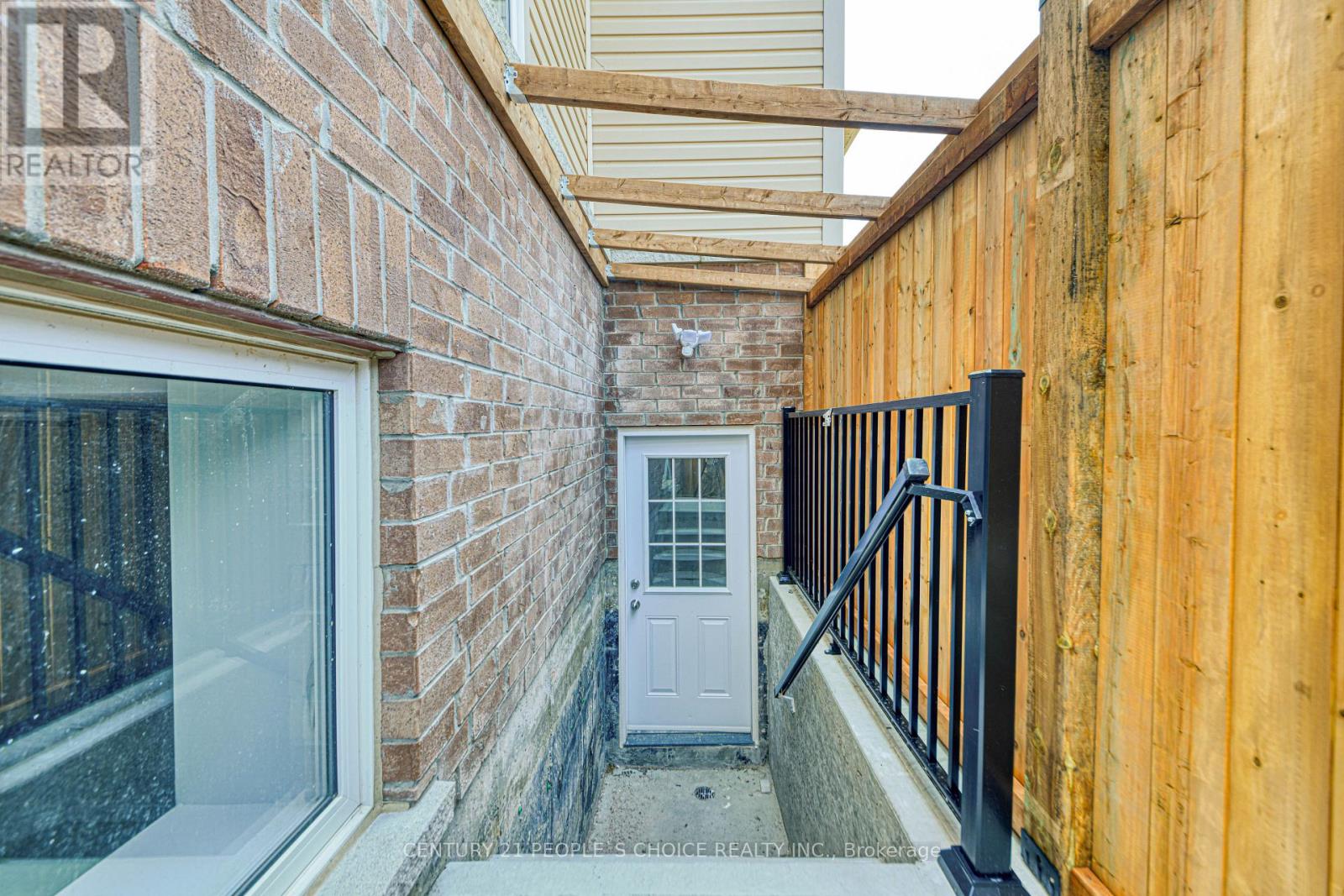 74 Henry Smith Avenue, Clarington, Ontario  L1C 0W1 - Photo 4 - E12189295