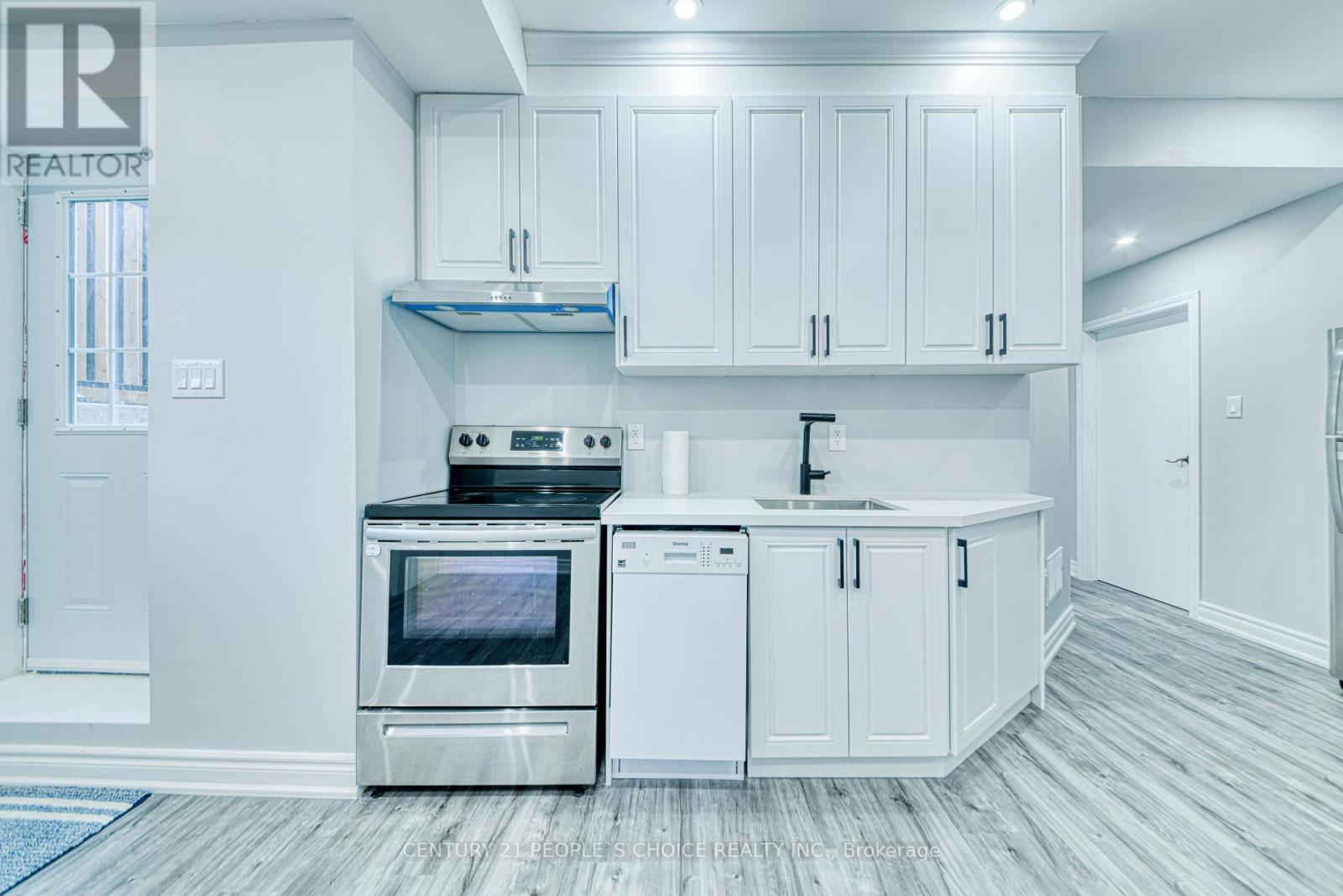 74 Henry Smith Avenue, Clarington, Ontario  L1C 0W1 - Photo 8 - E12189295
