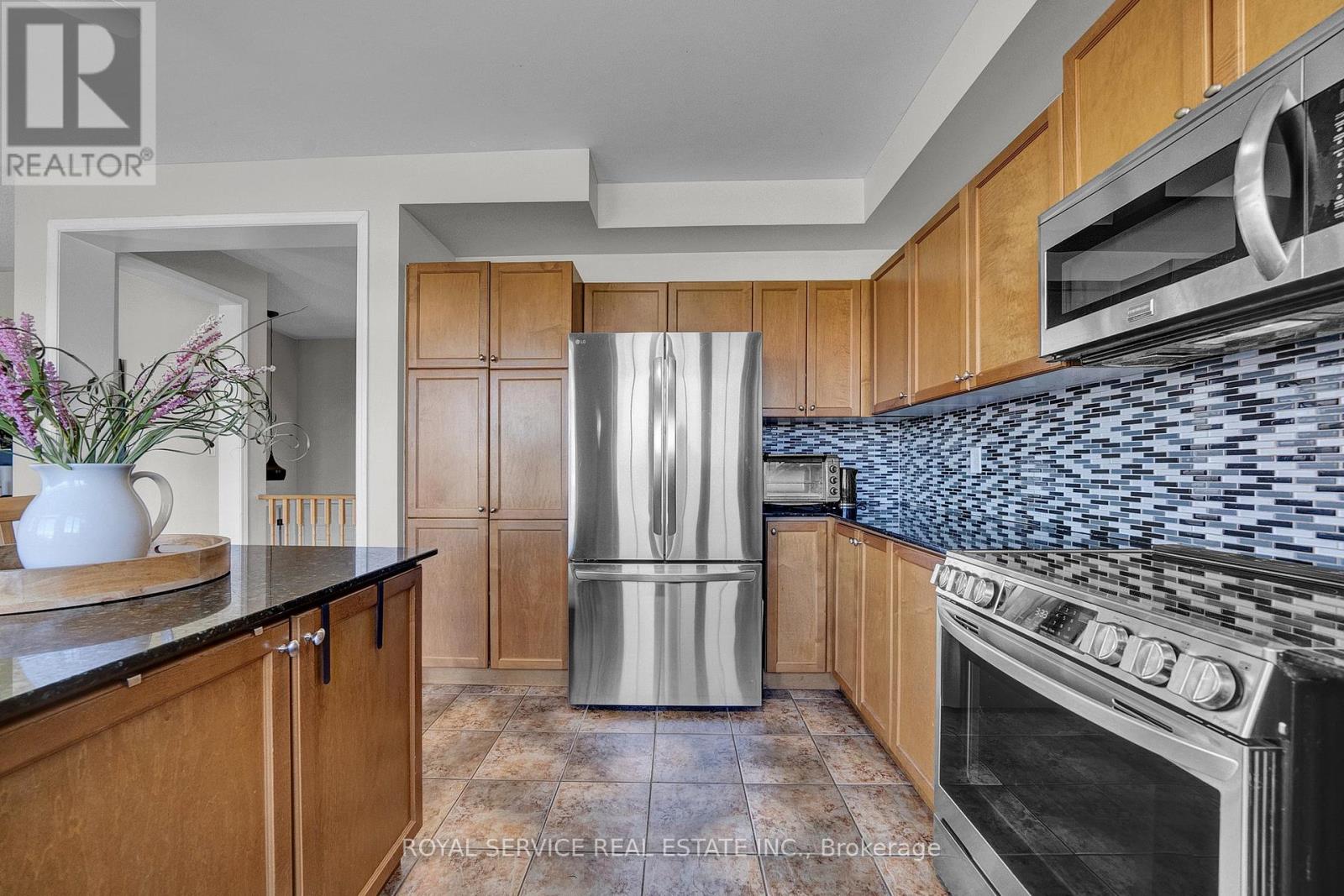 35 Alldread Crescent, Clarington, Ontario  L1B 0C2 - Photo 10 - E12140568