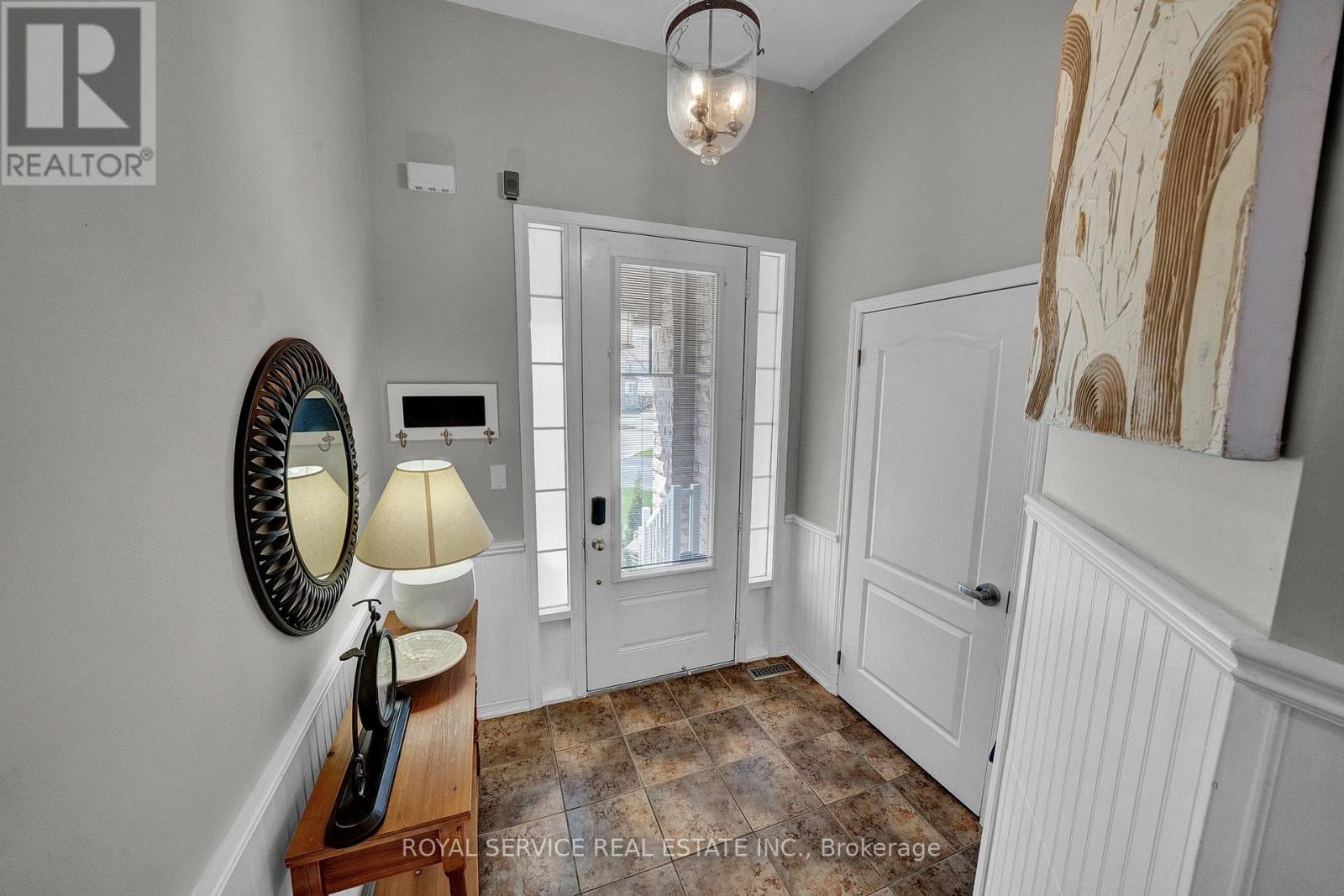 35 Alldread Crescent, Clarington, Ontario  L1B 0C2 - Photo 4 - E12140568