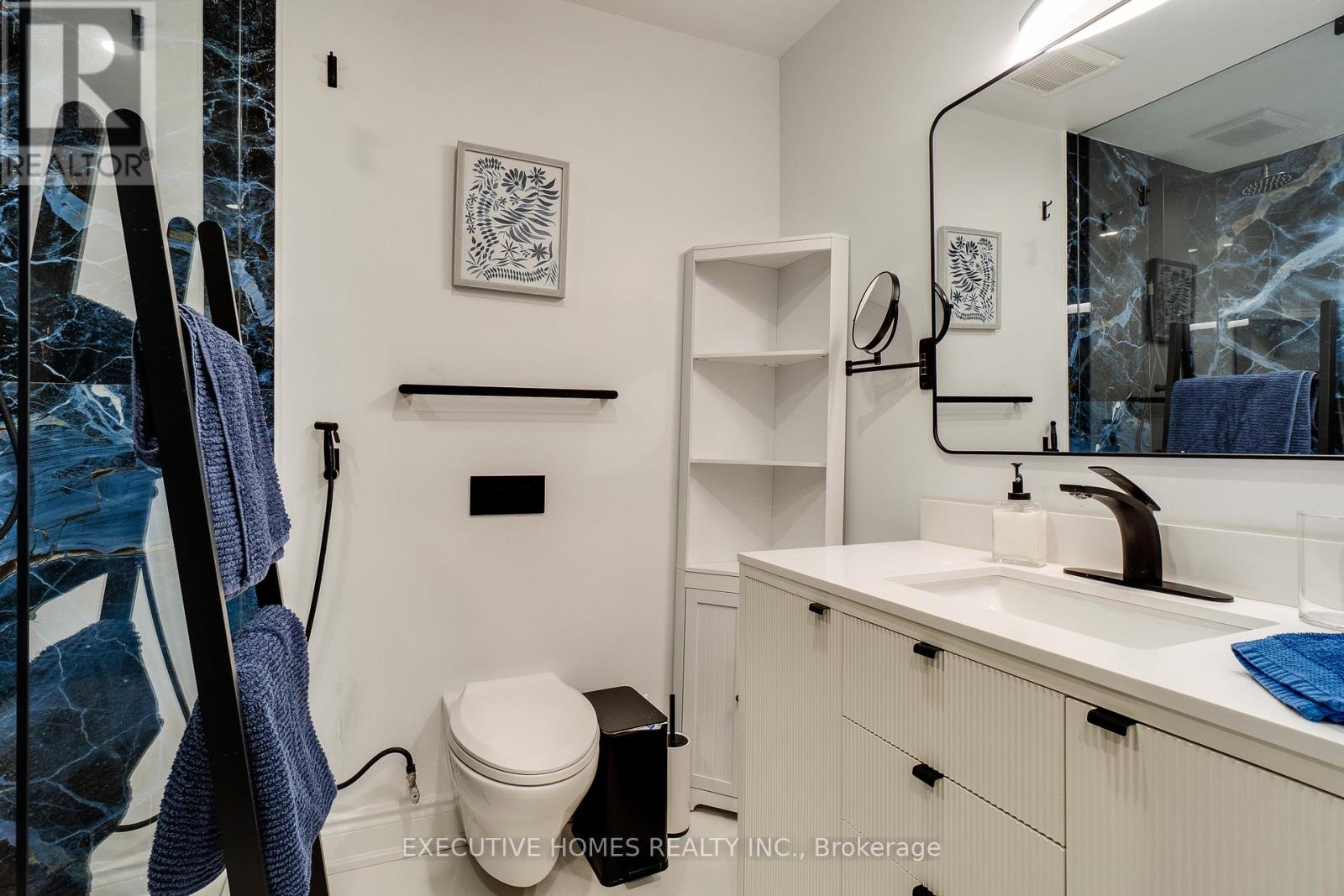208 Glen Oak Drive, Oakville, Ontario  L6K 2J2 - Photo 28 - W12063252