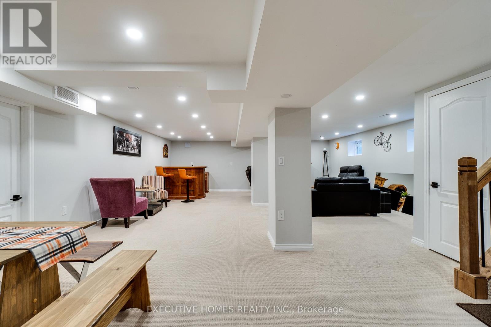 208 Glen Oak Drive, Oakville, Ontario  L6K 2J2 - Photo 32 - W12063252