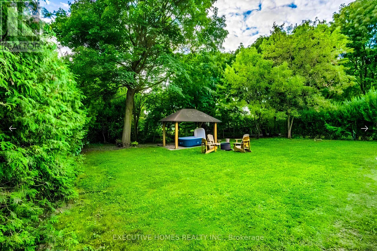 208 Glen Oak Drive, Oakville, Ontario  L6K 2J2 - Photo 2 - W12063252