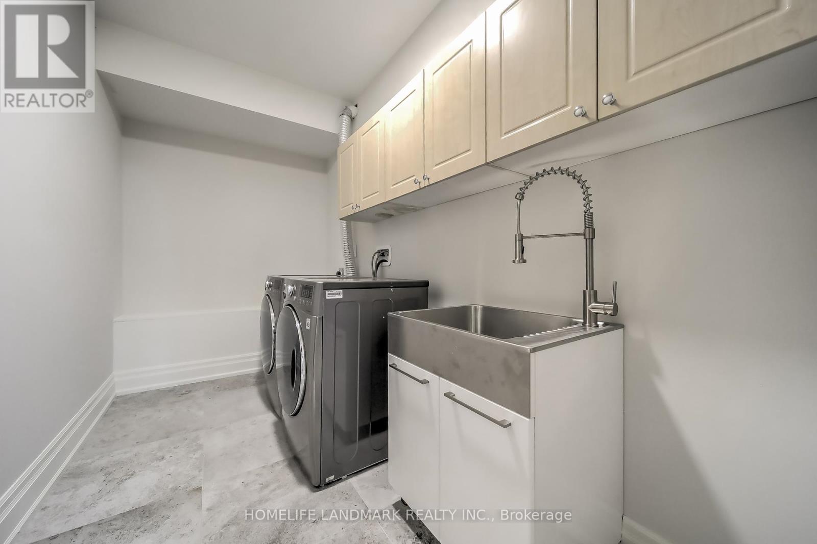 75 Naughton Drive, Richmond Hill, Ontario  L4C 8B3 - Photo 27 - N12193792