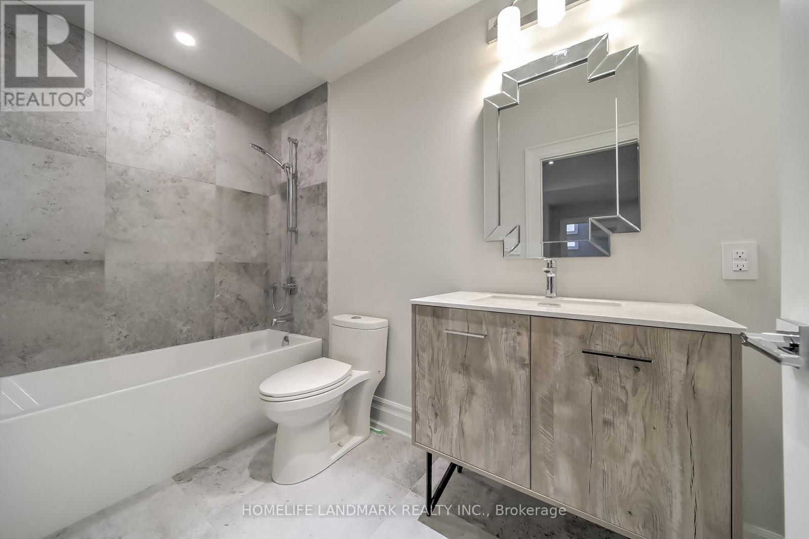 75 Naughton Drive, Richmond Hill, Ontario  L4C 8B3 - Photo 31 - N12193792