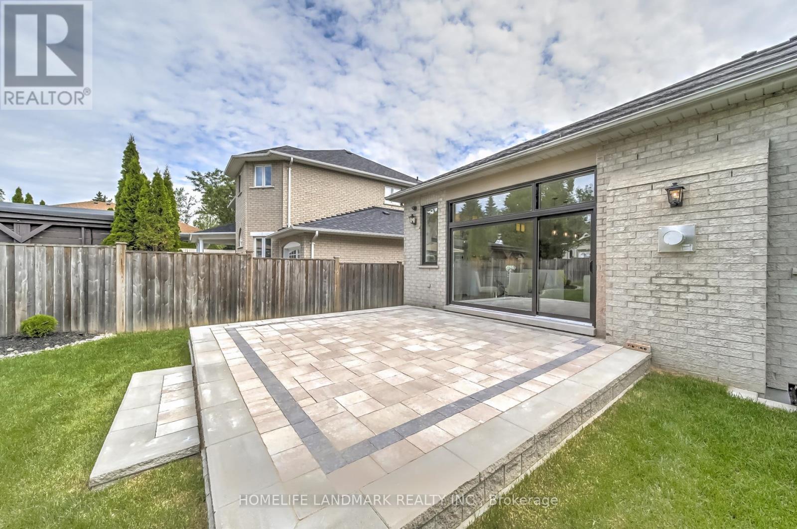 75 Naughton Drive, Richmond Hill, Ontario  L4C 8B3 - Photo 36 - N12193792