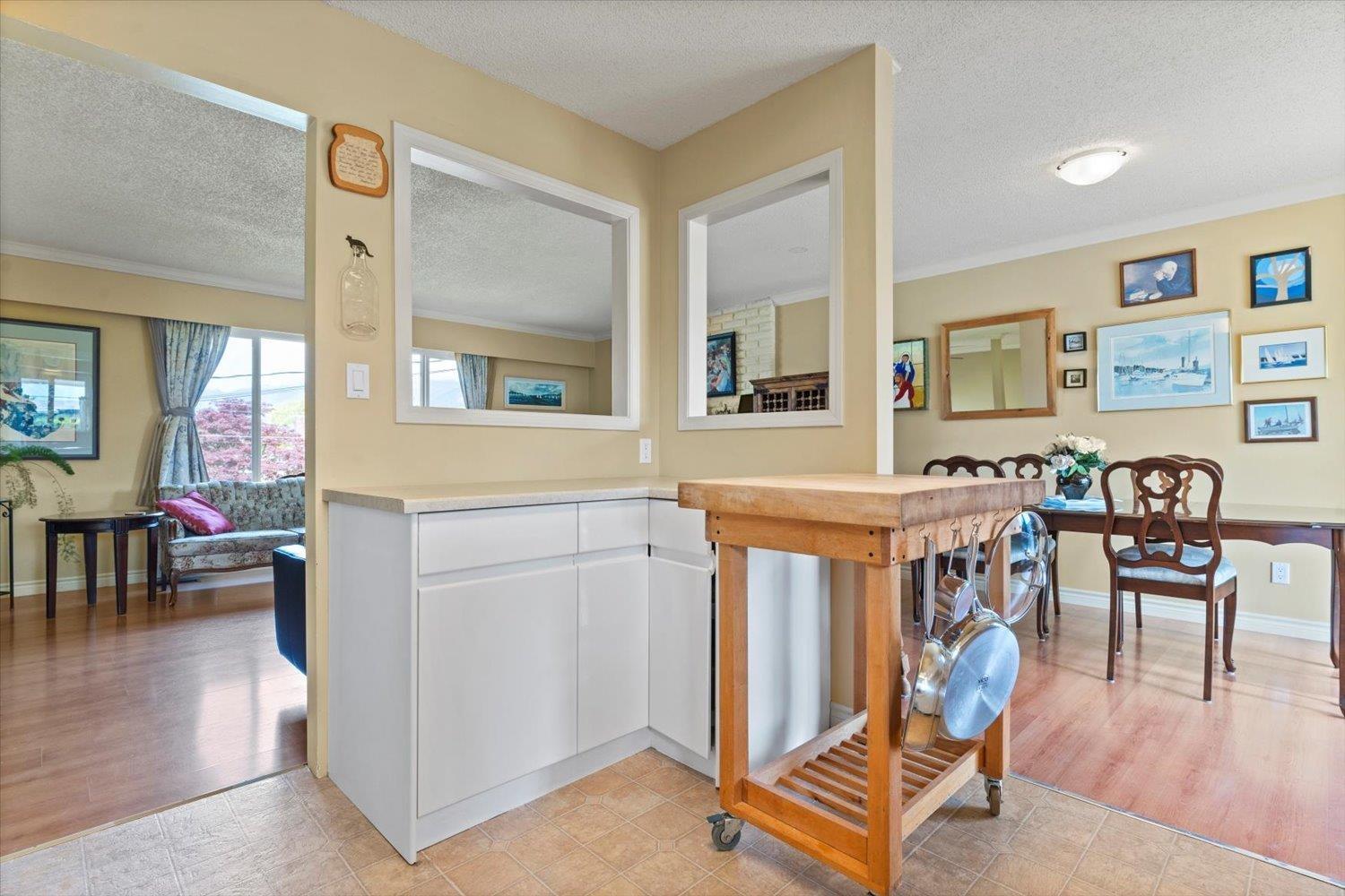 Property at 10596 CONRAD STREET image 5