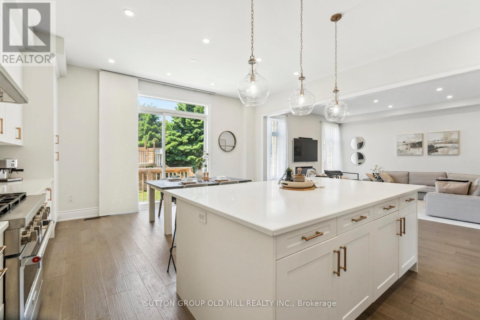 4 Daisy Meadow Crescent, Caledon (Caledon East), Ontario  L7C 4G4 - Photo 8 - W12193779