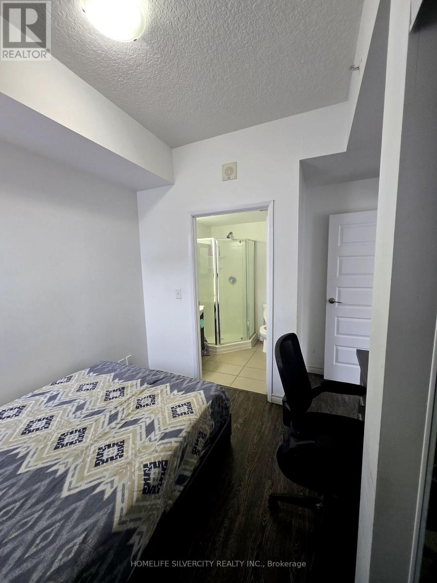 905-Tower 1 - 158 King Street N, Waterloo, Ontario  N2J 2Y2 - Photo 12 - X12152637