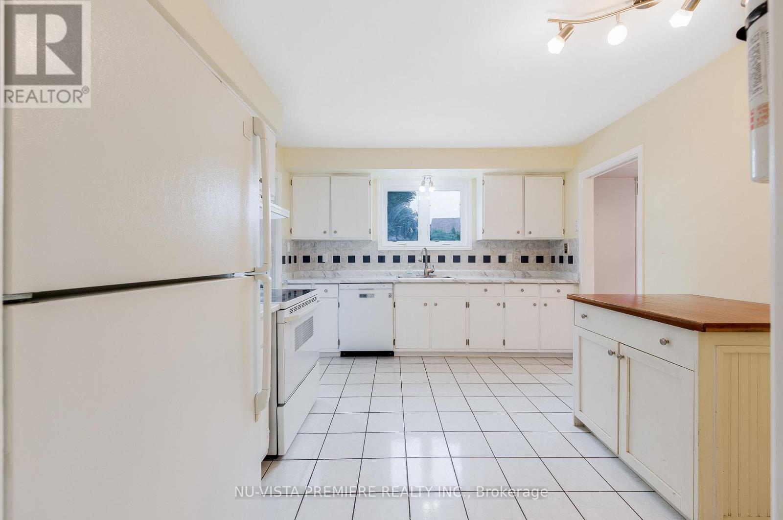 Photo 11 of 39 for 57 Mctaggart Crescent