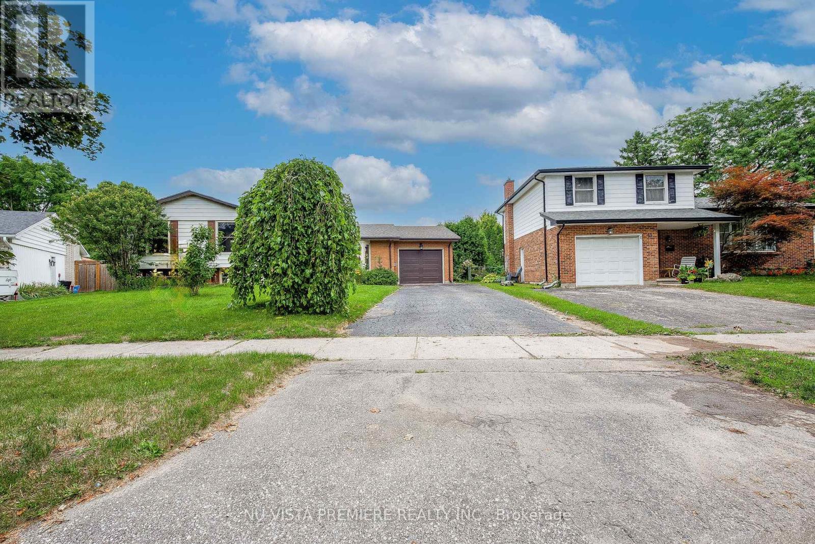 Photo 4 of 39 for 57 Mctaggart Crescent