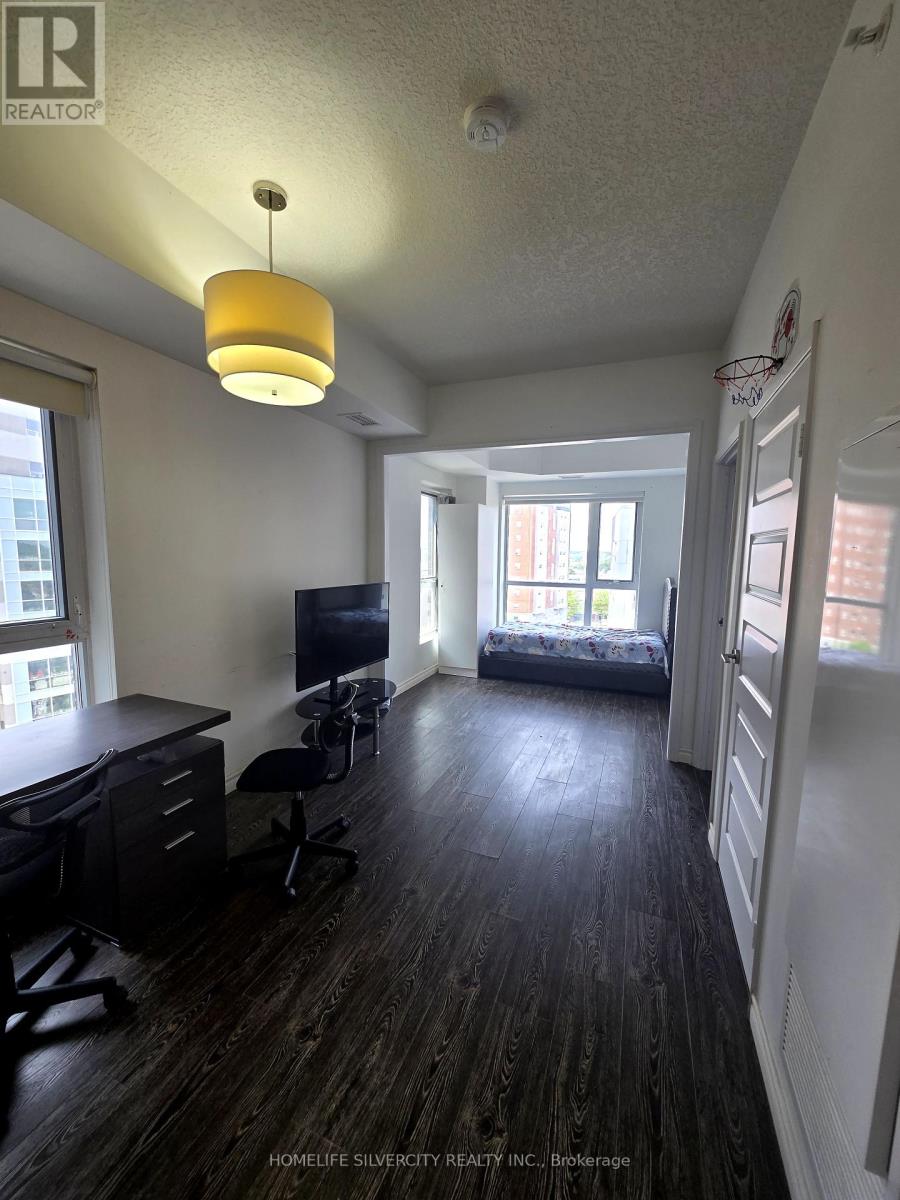 905-Tower 1 - 158 King Street N, Waterloo, Ontario  N2J 2Y2 - Photo 6 - X12152637