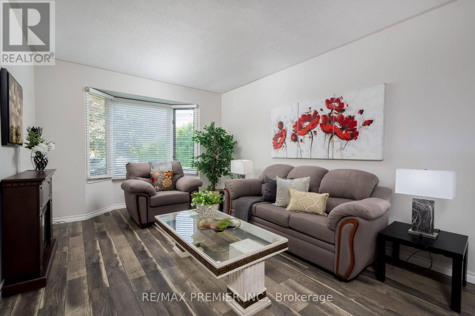 Property at 32 BUCHANAN DRIVE image 4