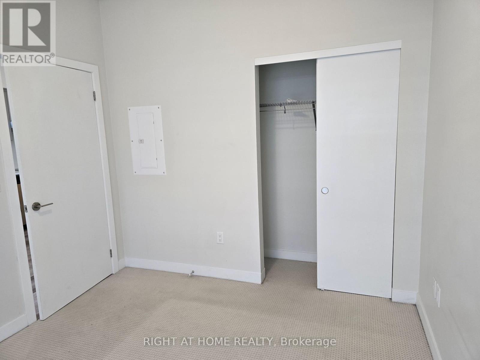 522 - 600 North Service Road, Hamilton, Ontario  L8E 0L2 - Photo 20 - X12193767