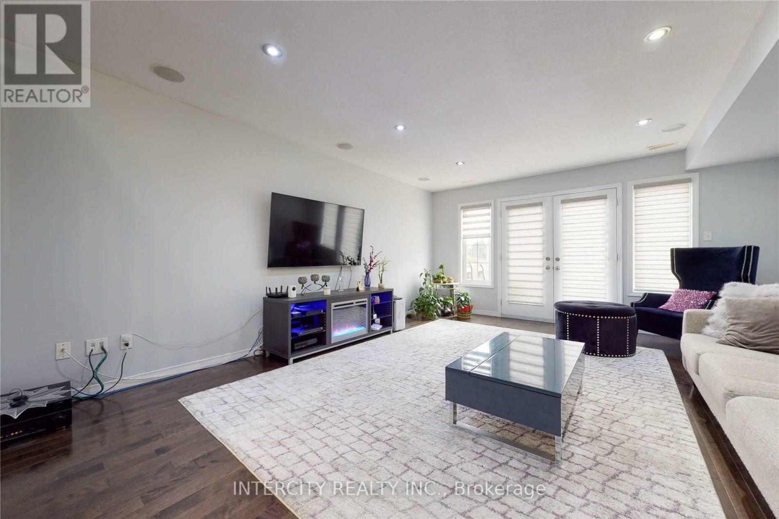 1a - 50 Howe Drive, Kitchener, Ontario  N2E 0A3 - Photo 6 - X12193776