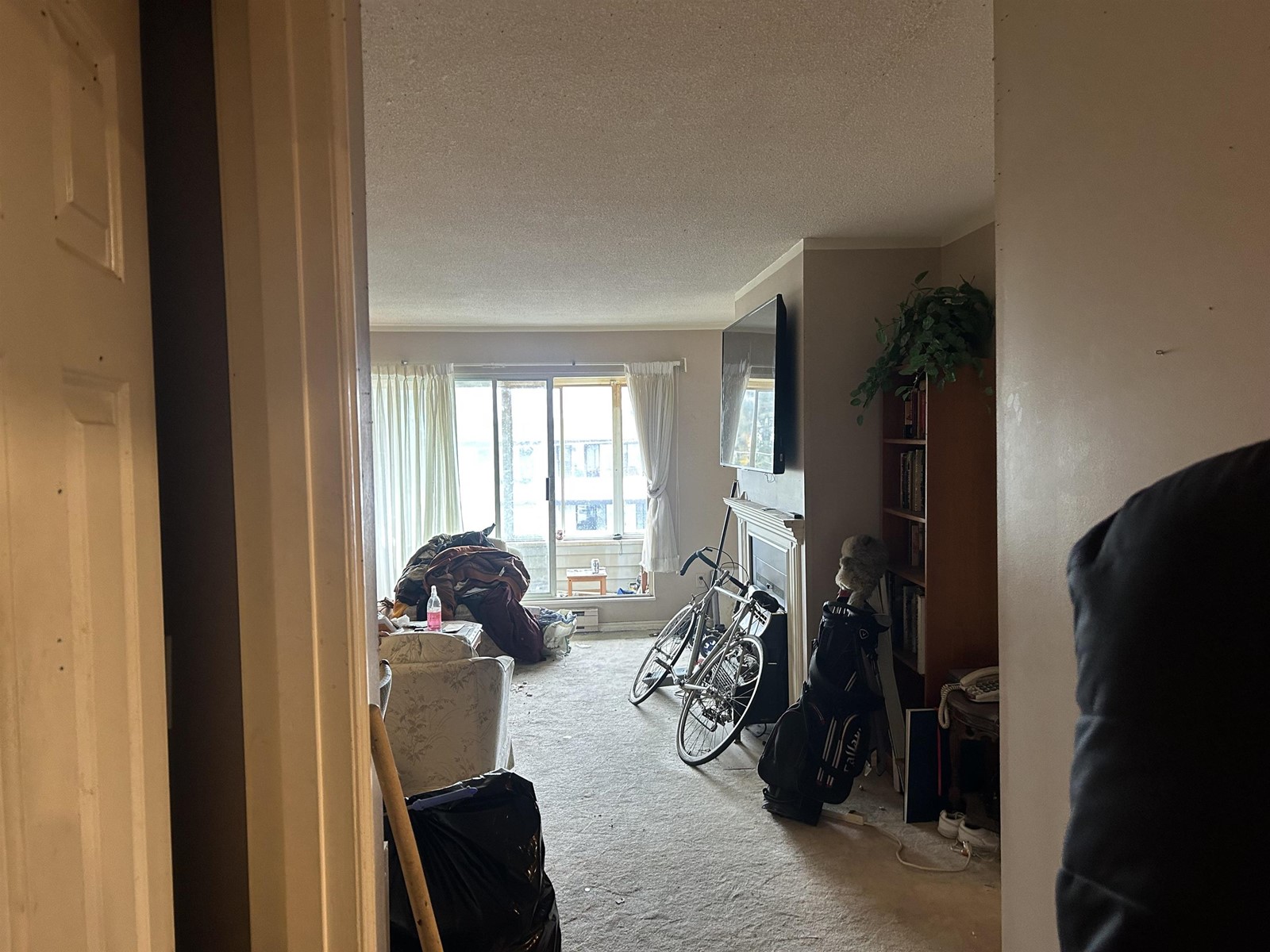 303 1354 Winter Street, White Rock, British Columbia  V4B 3Y1 - Photo 3 - R2965640