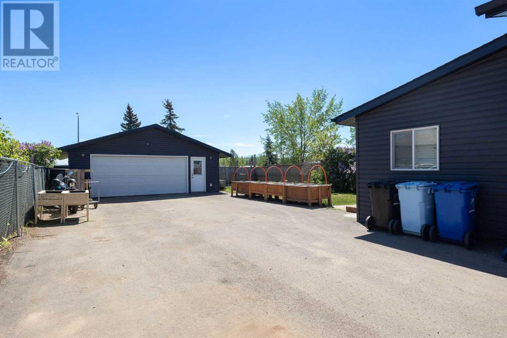 Property at 31 Rae Crescent image 5