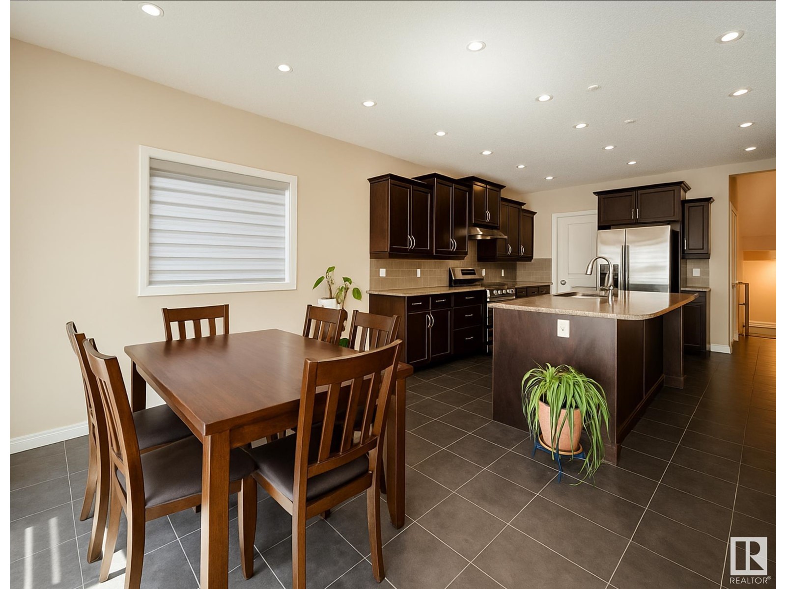 11535 16 Av Sw, Edmonton, Alberta  T6W 0Z9 - Photo 4 - E4439619